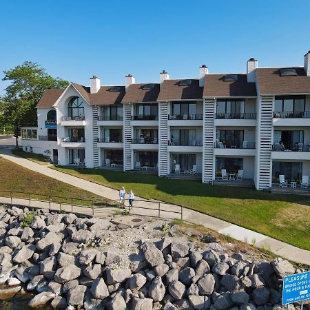 105 Edgewater Inn Charlevoix Eksteriør billede