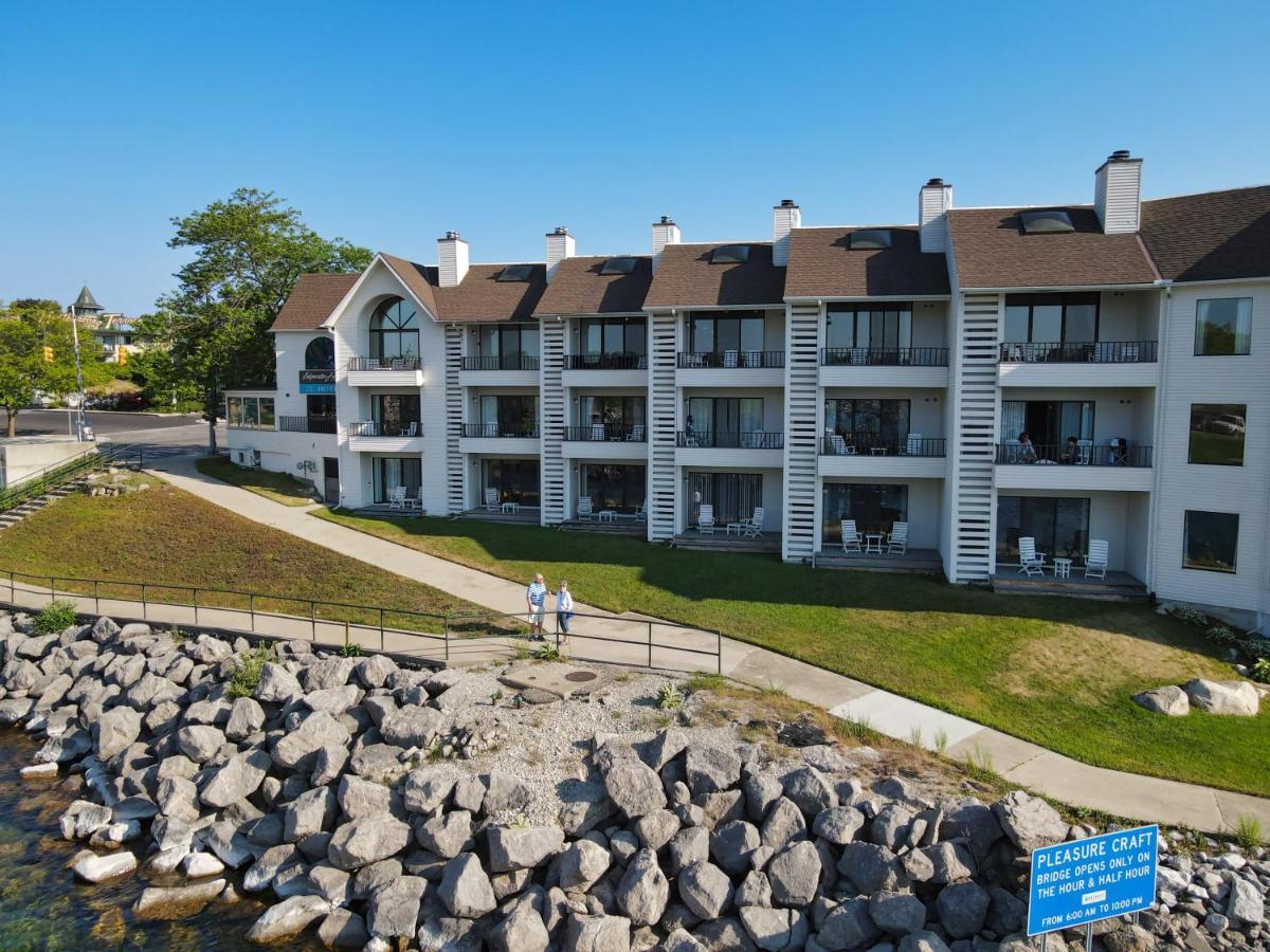 105 Edgewater Inn Charlevoix Eksteriør billede